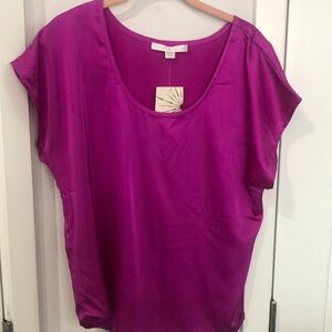 Boston Proper Women’s Short Sleeve Top House. Size 10. Roundneck, Fuchsia